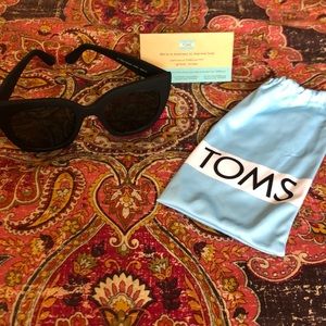 TOMS sunglasses